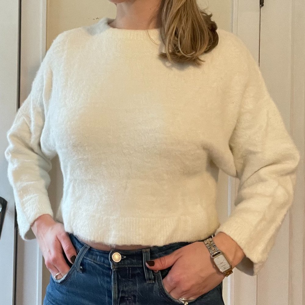 ASOS Soft White Sweater | White Fuzzy Cropped Sweater Size 8